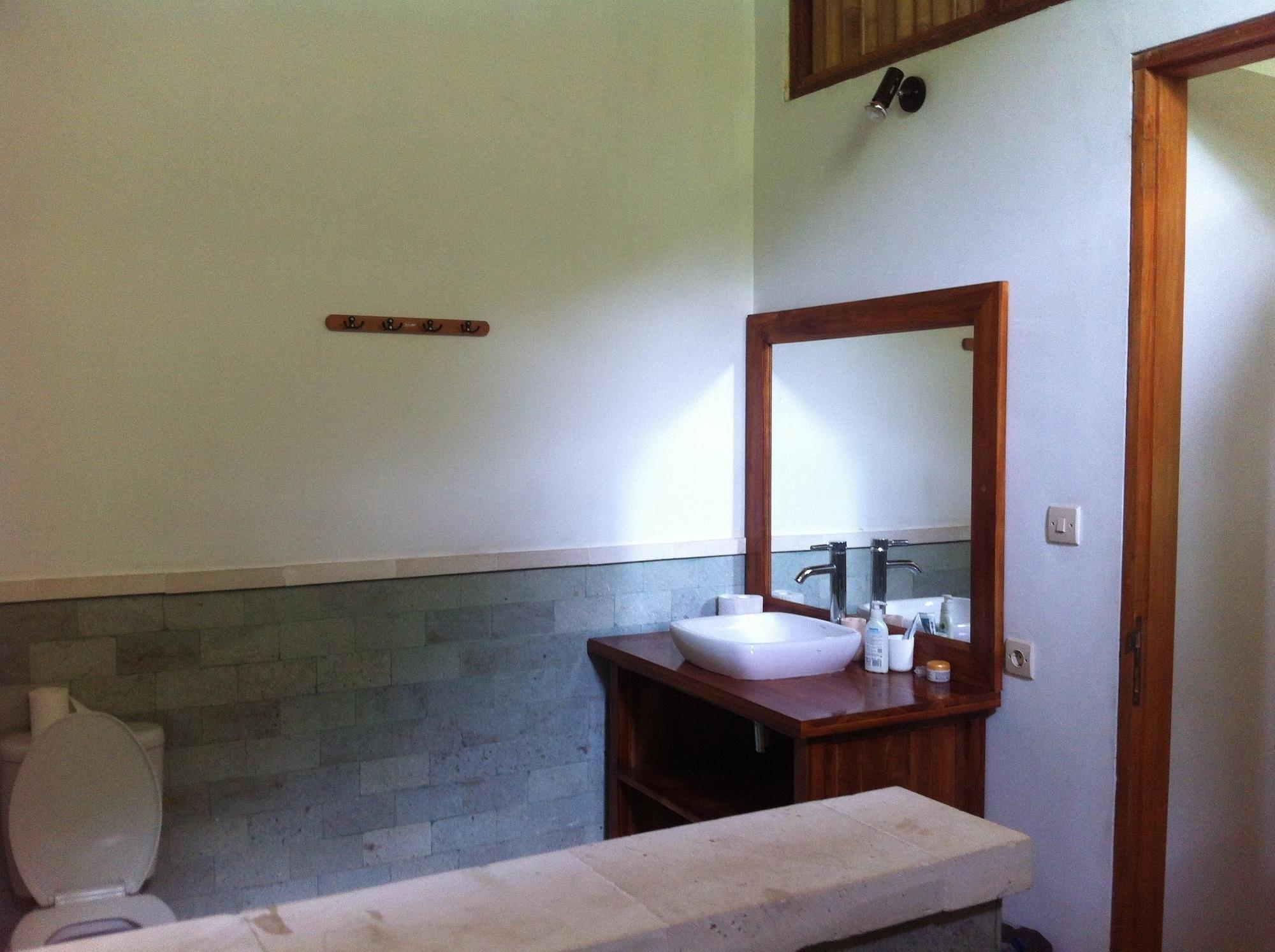 Sunia Loka Bungalows & Dive Center Pemuteran Exterior foto
