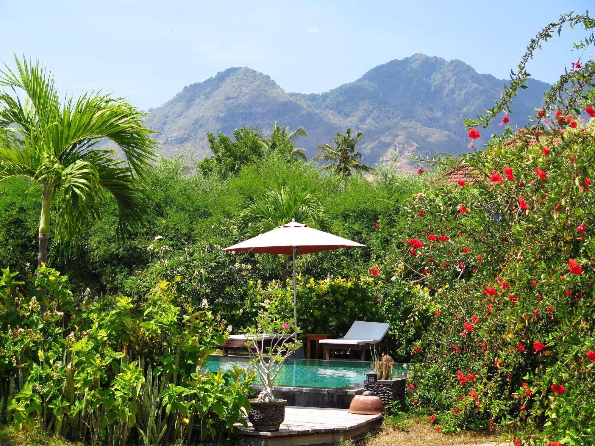 Sunia Loka Bungalows & Dive Center Pemuteran Exterior foto