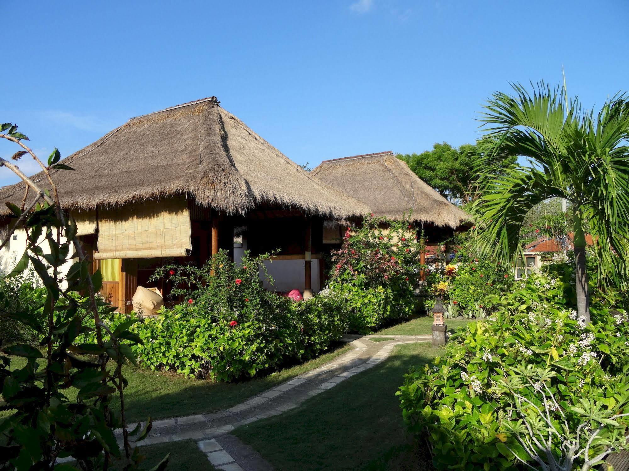 Sunia Loka Bungalows & Dive Center Pemuteran Exterior foto